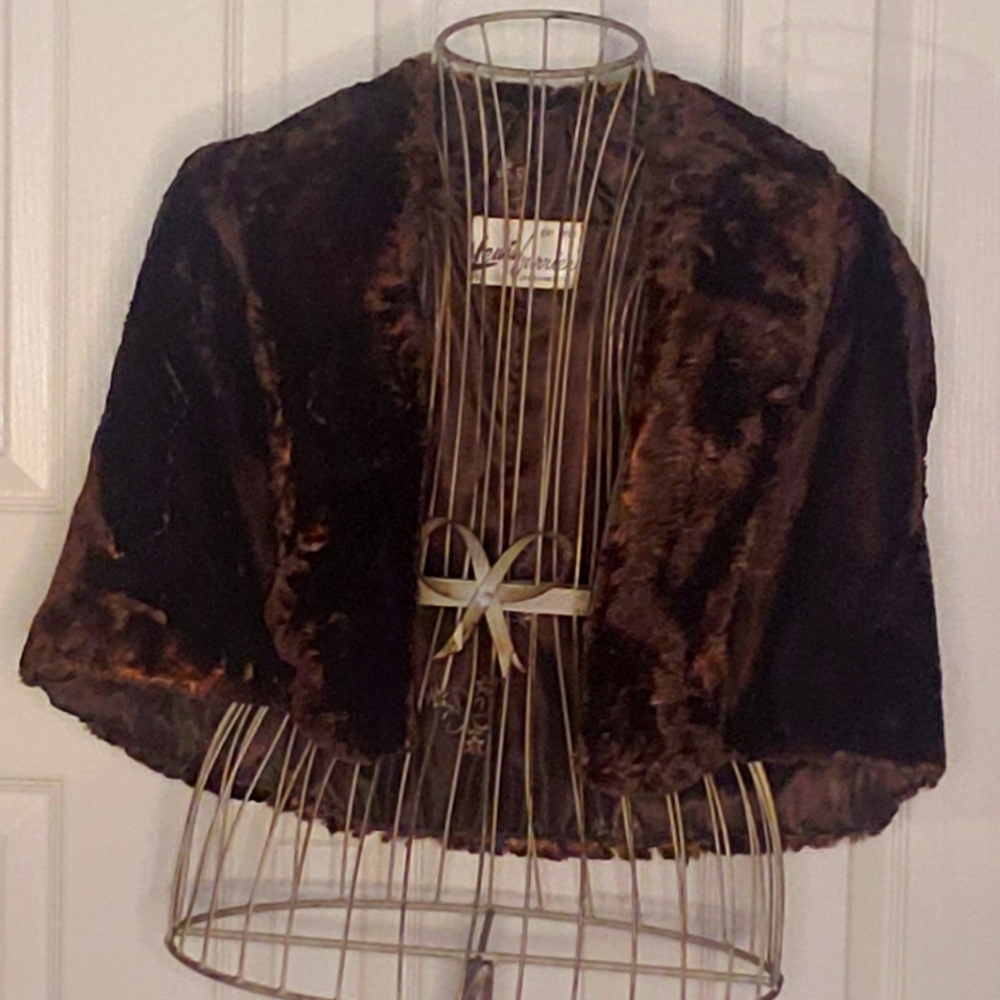 Vintage 1940's fur caplet